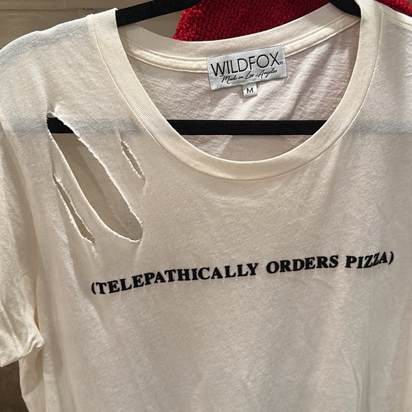 wild fox tee, telepathically orders pizza - Picture 2 of 3
